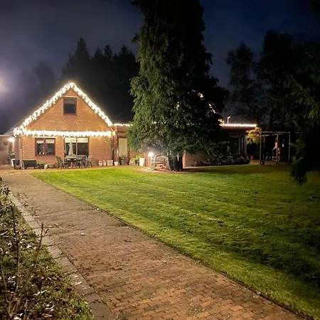 בית נופש Met Eigen Ingang